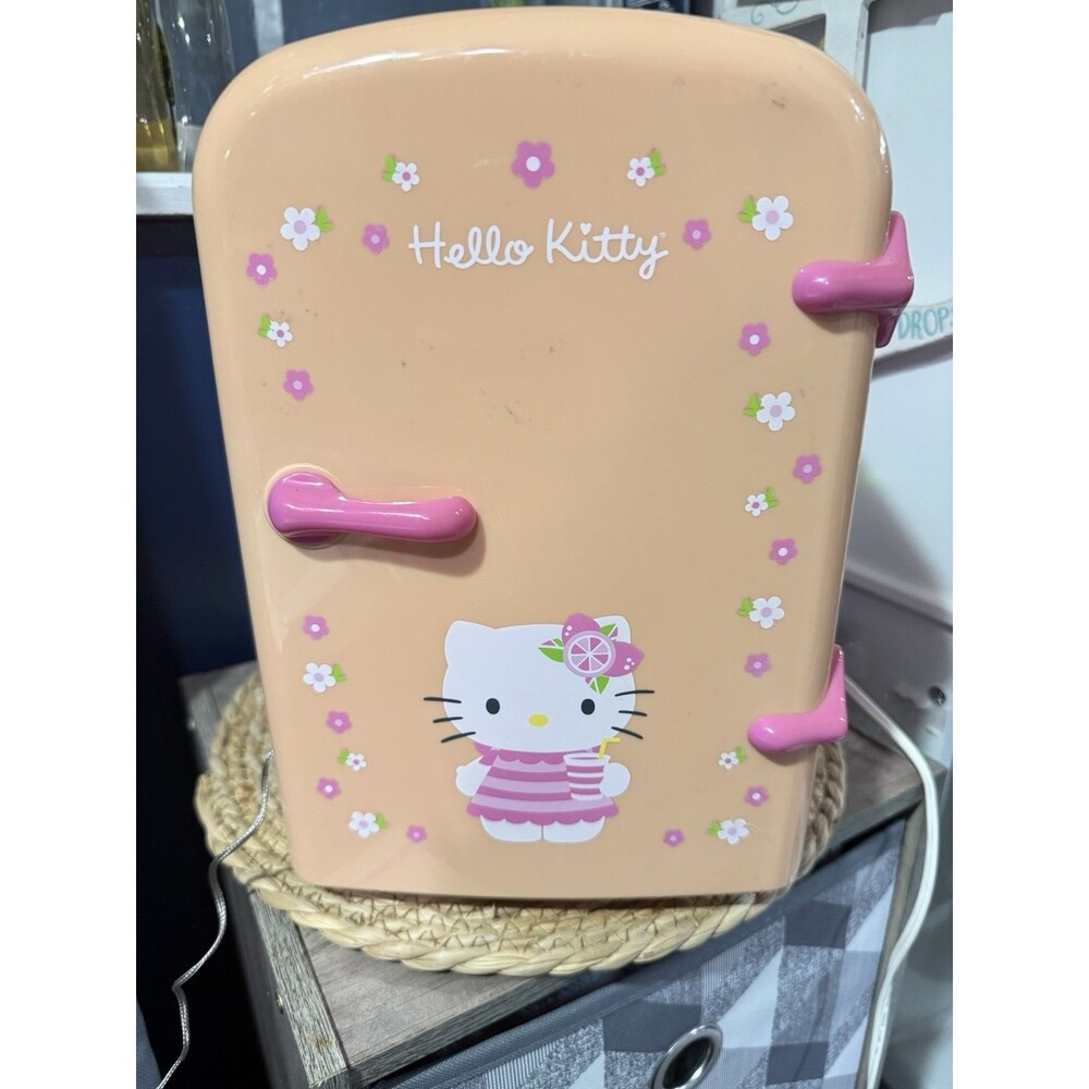 Hello Kitty 2003 Mini Fridge VEEY COLD FAST